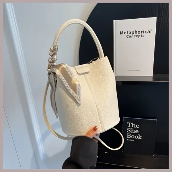 Medium handbag
