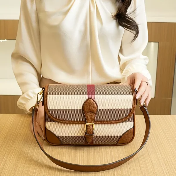 Mini chain bag