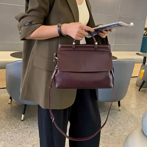 Single shoulder bag