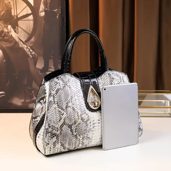Medium handbag