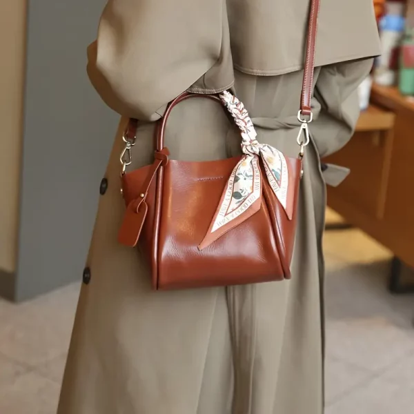Single shoulder bag