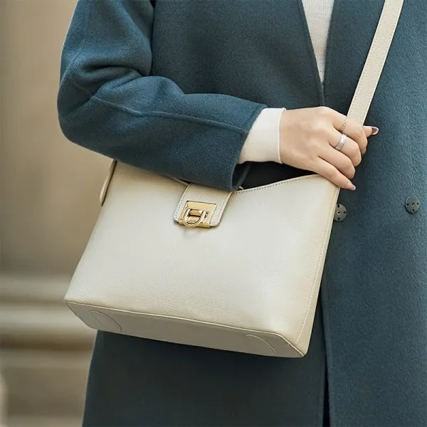 Single shoulder bag