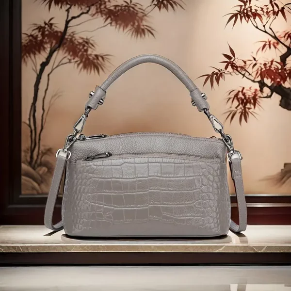Medium handbag
