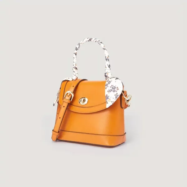 Mini chain bag