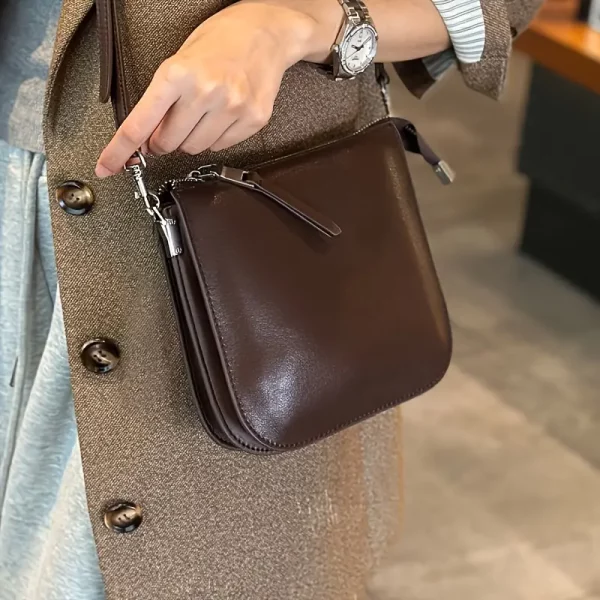 Single shoulder bag